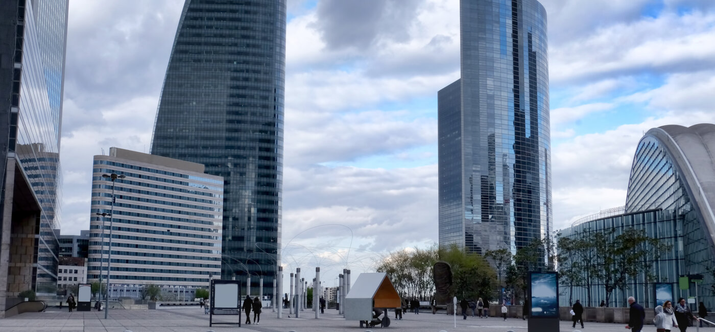 Modernisation du Tramway T2 à La Défense : un atout pour votre achat immobilier en Île-de-France